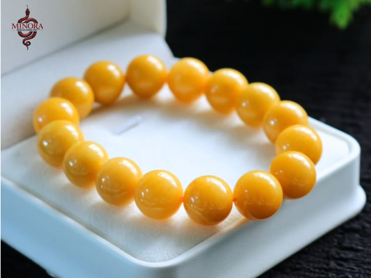 Đeo vòng cẩm thạch