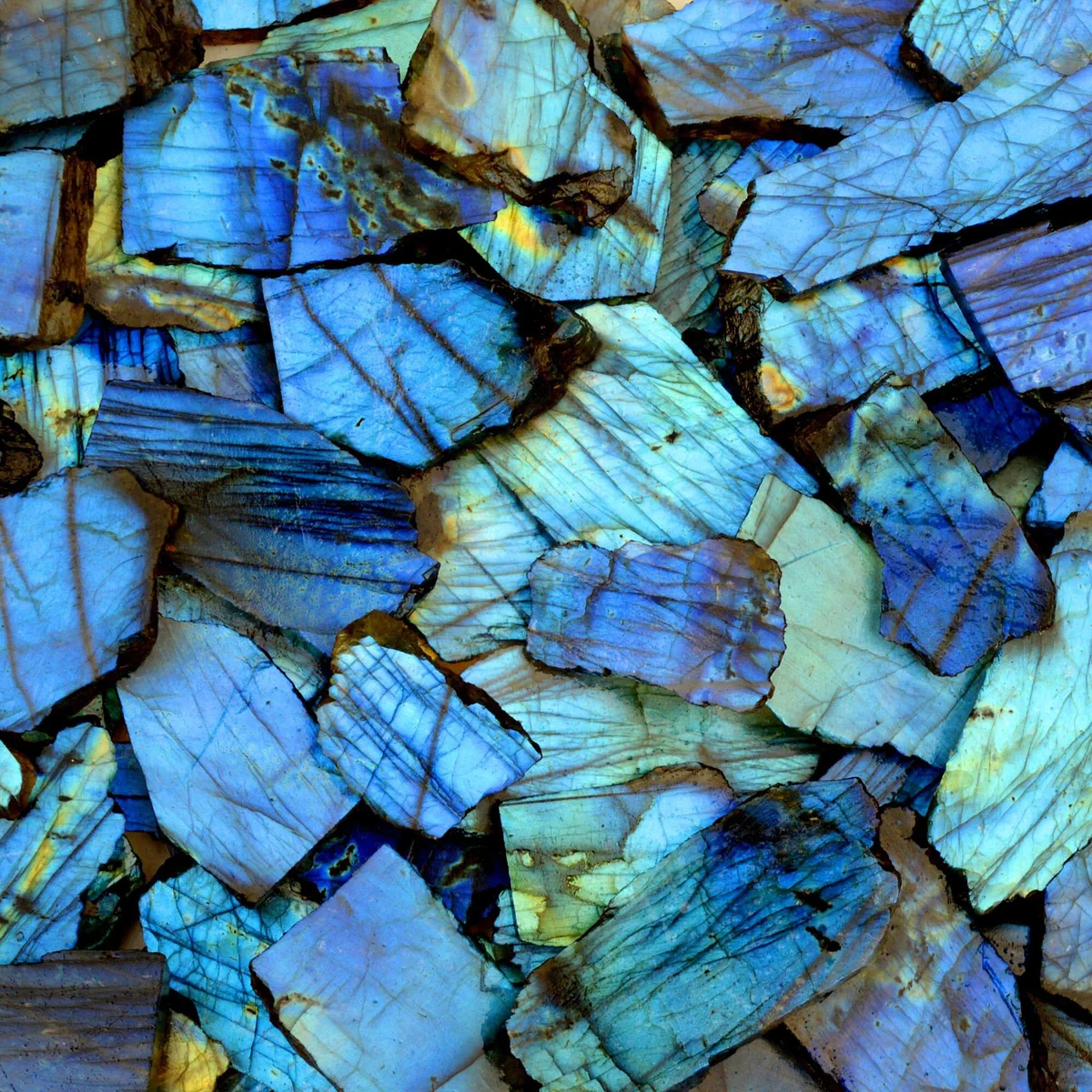Đá Labradorite