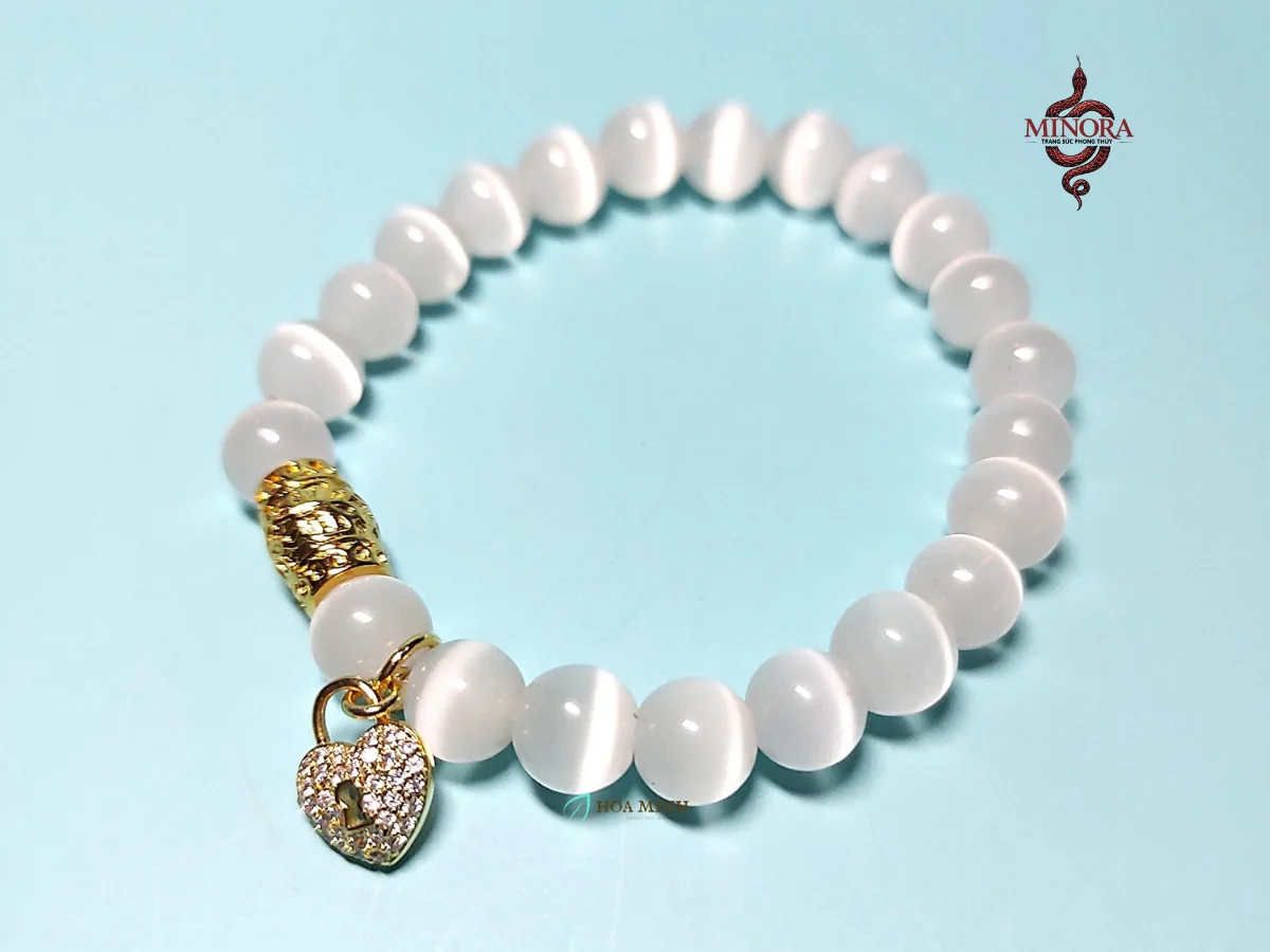 vòng tay đá màu trắng